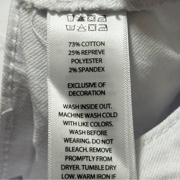 Camila Coelho Ivory Cropped Jeans with Gold Chain Detail - Picture 12 of 14